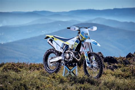 Husqvarna FX 450 vs FE 450: Which Bike it Right for You? - Dirt Bikes