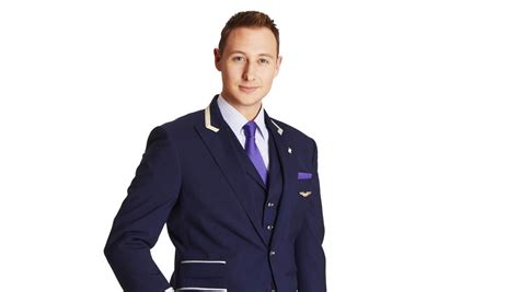 United Airlines employees ready to wear-test new uniforms - Chicago ...