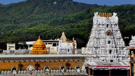 11 Magnificent & Famous Temples In South India That Are Must Visit 2024