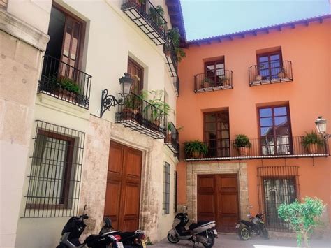 The best area to stay in Valencia for culture lovers is the Old Town ...