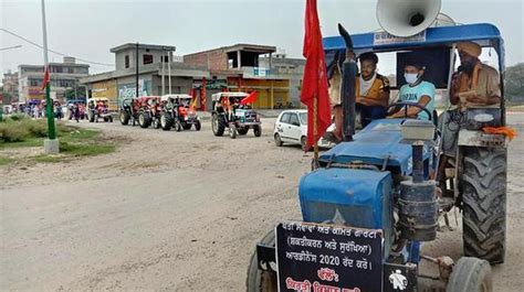 Punjab farmers protest against Centre’s agriculture ordinances - The Hindu