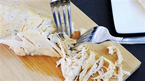 How to Boil Chicken Breast to Shred?