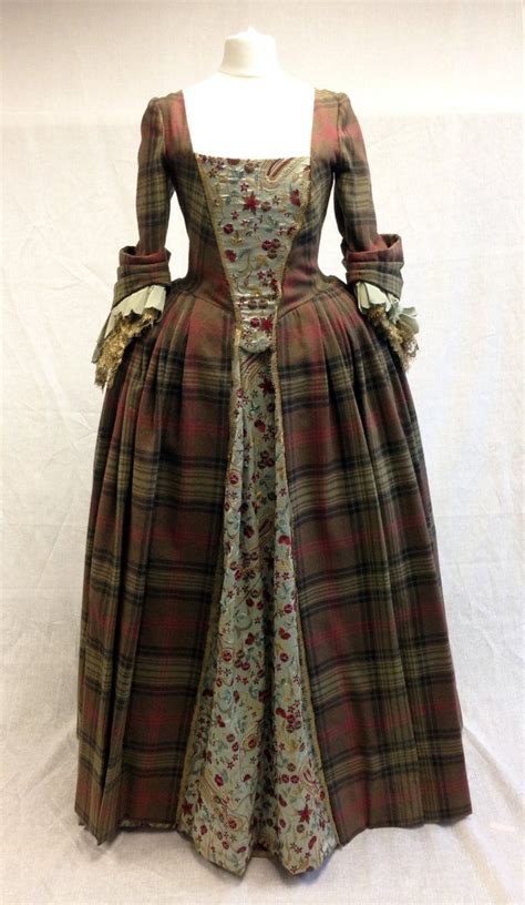 Twitter | Outlander costumes, 18th century fashion, Historical dresses