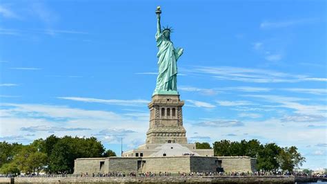 30 Famous US Landmarks You Must Visit