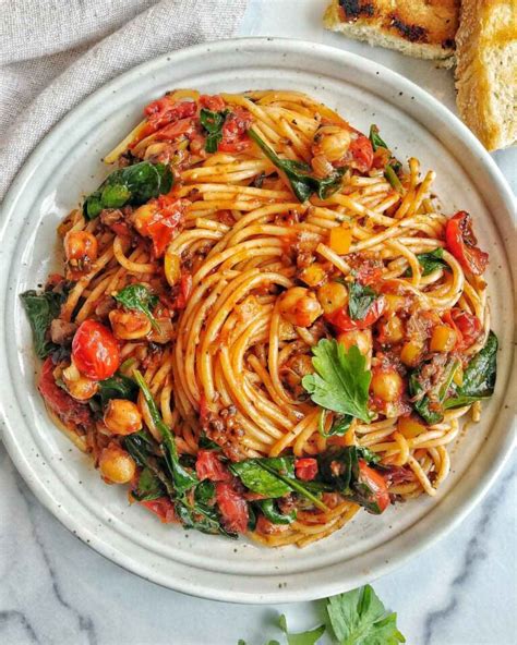 Roasted Tomato Spaghetti with Spinach & Chickpeas - Good Old Vegan