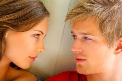 10 Obvious Signs a Guy Is Flirting with You - Английский язык онлайн ...