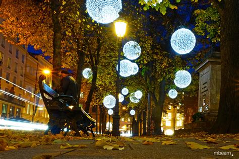 Light art installation on Promenadeplatz Munich. mbeam - studio for light-art-installation