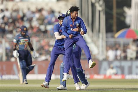 Kuldeep Yadav celebrates after bowling Dasun Shanaka out | ESPNcricinfo.com