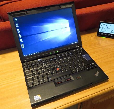 Laptop Lenovo X200 - duta Teknologi