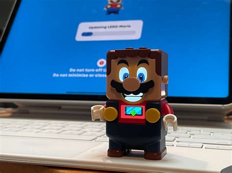 Lego's two-player Super Mario update adds Luigi and a massive Bowser airship - CNET