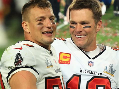 Rob Gronkowski Says Goodbye To Tom Brady With Mushy Note & Video