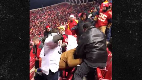 Chiefs & Raiders Fans Brawl In 22 Degrees