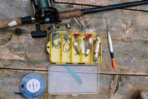 Fishing Gear List- Absolute Beginners Guide For Fishing Equipments