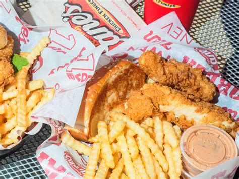 Raising Cane's was the best fast food we ate in 2017 - Business Insider