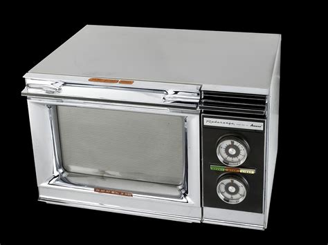 Amana® Radarange® Microwave Oven | National Museum of American History