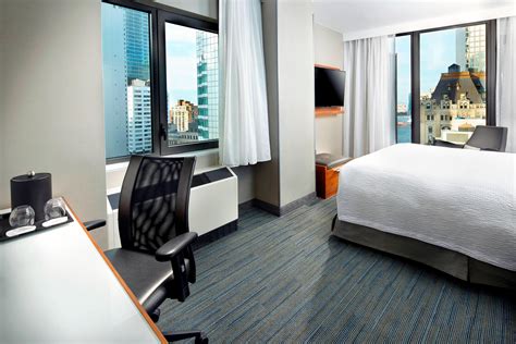 Downtown Manhattan hotel amenities | Hotel room highlights | Courtyard NYC