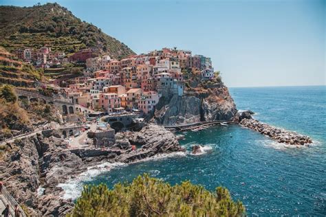 A Journey through the towns of Cinque Terre: Manarola — eCKsplorer