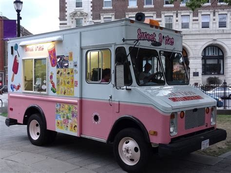 If I had an ice cream truck, I would definitely paint it pink! | Ice ...