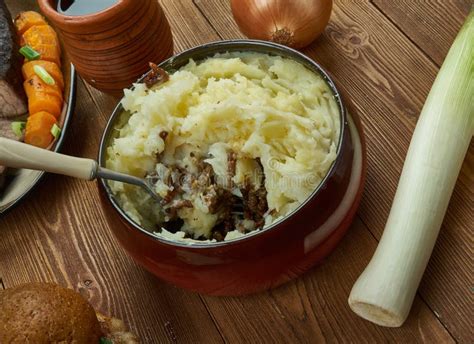 English Shepherd s pie stock image. Image of dish, rustic - 130387159