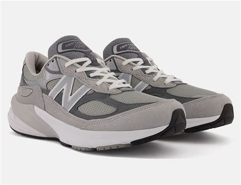 New Balance 990v6