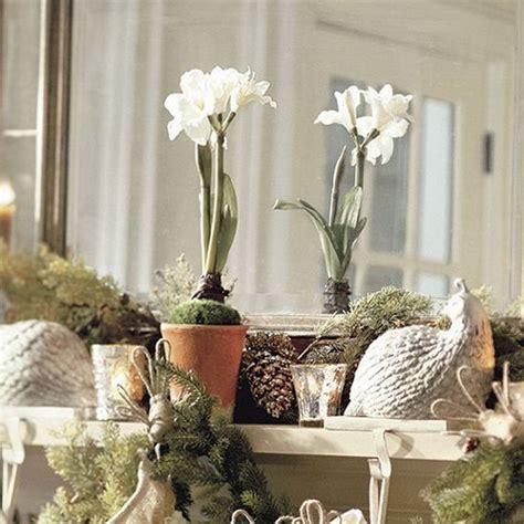 Traditional French Christmas decorations style ideas | French christmas decor, Pine cone ...