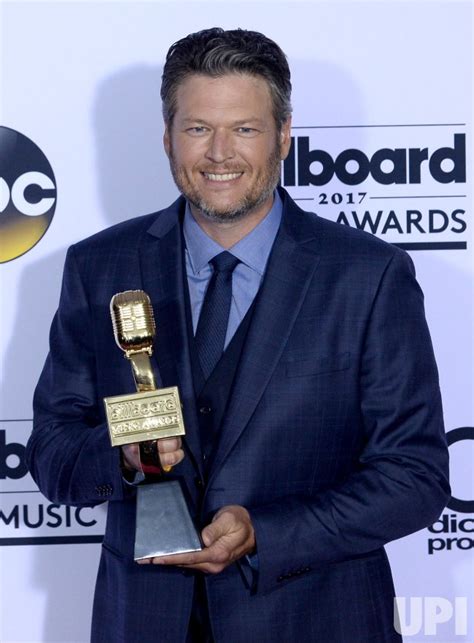 Photo: Blake Shelton wins an award at the Billboard Music Awards in Las Vegas - LAV20170521998 ...