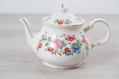 Vintage Floral Teapot - 4-cup Sadler England 70's Flower Teapot with ...