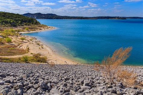 8 Best Lakes Near Austin: Where to Buy an Austin Lake House