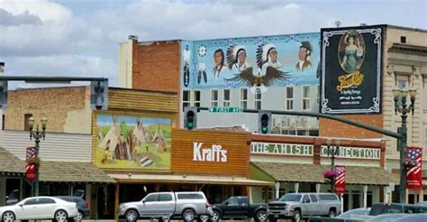 Toppenish Murals attract art lovers, Old West buffs - RV Travel