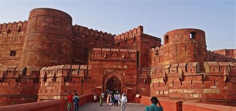 Agra Fort - Timings, Entry Fee, History - Holidify