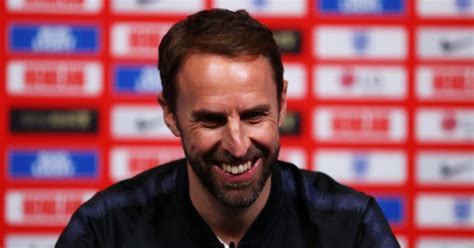 Southgate makes Mount meme gag to placate Grealish fans