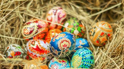 Ukrainian Pysanky Eggs, Explained - How to Make Pysanky Eggs