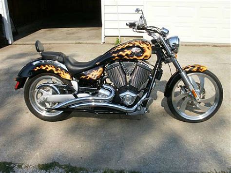 2005 Victory Vegas® (Custom Flames), Clinton, Missouri (383645) | CycleCrunch