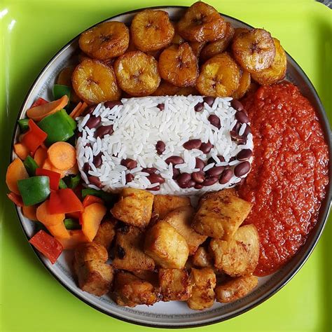 Nigerian Rice And Peas With Stew - Food - Nigeria