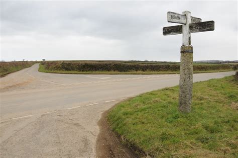 Crossroads with old signpost © Philip Halling cc-by-sa/2.0 :: Geograph Britain and Ireland