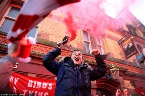 Liverpool and Roma arrive at Anfield to extraordinary welcome from Reds ...