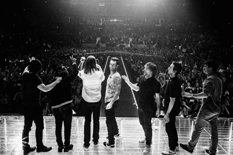 Photo by Travis Schneider | Maroon 5 Tour Tumblr | Maroon 5, Maroon, Favorite celebrities