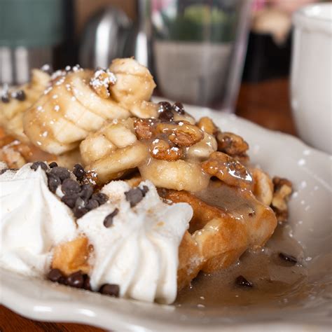 12 BEST Restaurants in St. Louis Park from Breakfast to Dinner