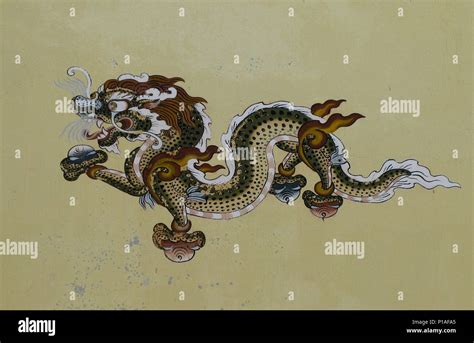 Painting dragon bhutan hi-res stock photography and images - Alamy