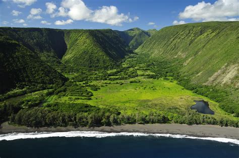 Waipi'o Valley Big Island Hawaii [4288x2848] [OC] https://ift.tt ...