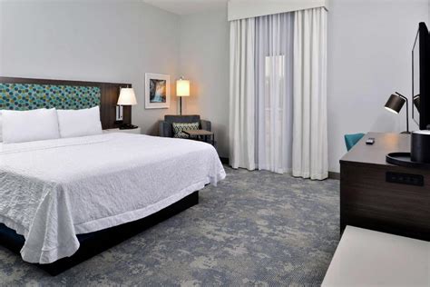 Hampton Inn Cedar Falls Downtown, IA Hotel (Cedar Falls (IA)) - Deals, Photos & Reviews