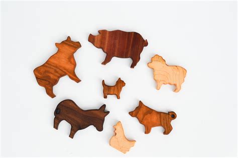 Wooden Farm Animals Set: 7 Toys | Adventure in a Box