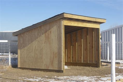 Kathryn's Brain: Loafing Sheds - Almost Done Horse Shed, Horse Stalls, Horse Barns, Horses ...