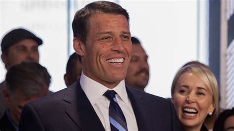 TONY ROBBINS NET WORTH 2022 – BIO, EARLY LIFE, TONY ROBBINS EVENTS, FAMILY, WHERE HE MADE HIS ...