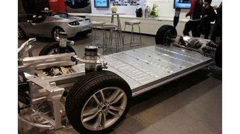 Tesla Battery In The Model S Costs "Less Than A Quarter" Of The Car In Most Cases