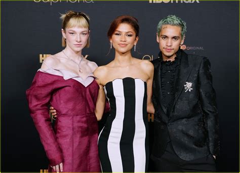 Zendaya, Hunter Schafer & Dominic Fike Premiere 'Euphoria' Season 2 | Photo 1334991 - Photo ...