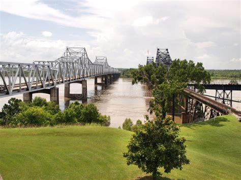 Mississippi River Bridges stock image. Image of mississippi - 94395291