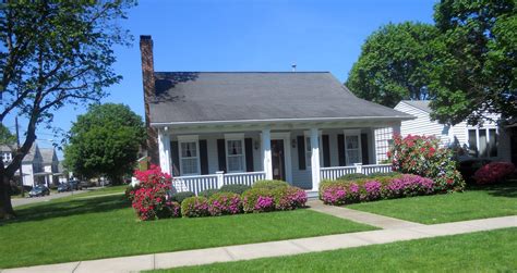 Big Family ~ Small Town Life: More Wonderful Houses in Small Town USA