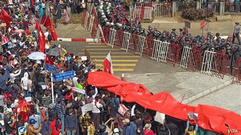 Crackdown Doesn’t Stop Myanmar Protests