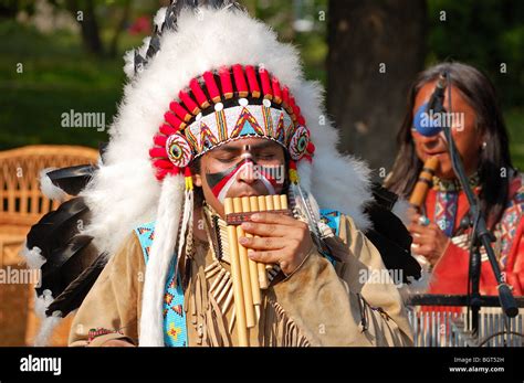 American Indians performing folk music Stock Photo - Alamy